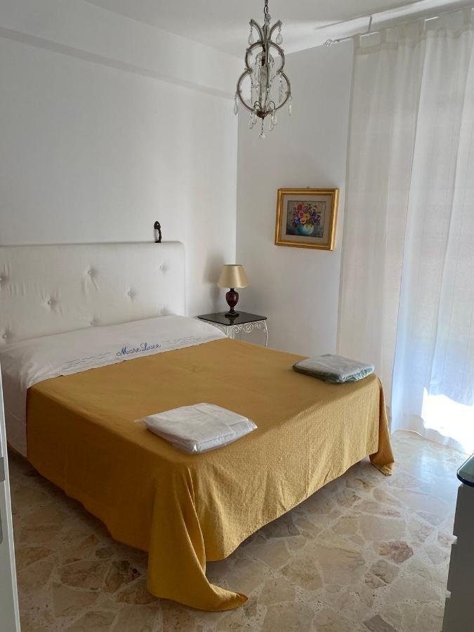 Mareluce Apartment Letojanni Bagian luar foto