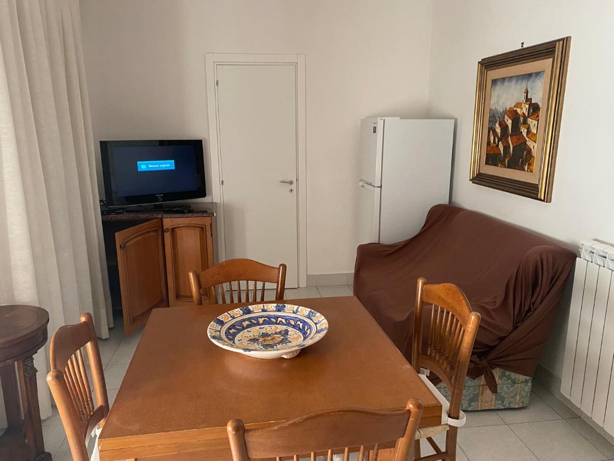 Mareluce Apartment Letojanni Bagian luar foto