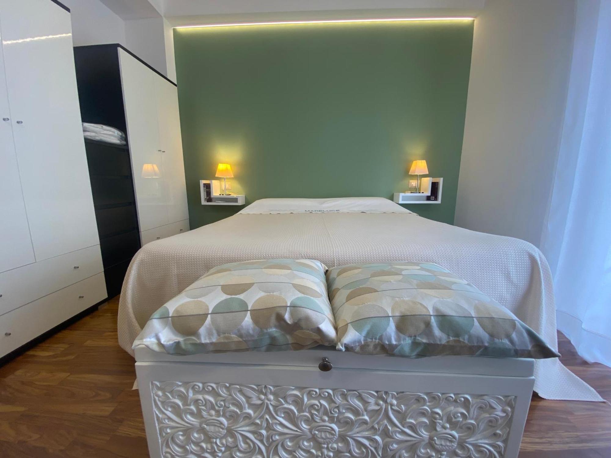 Mareluce Apartment Letojanni Bagian luar foto