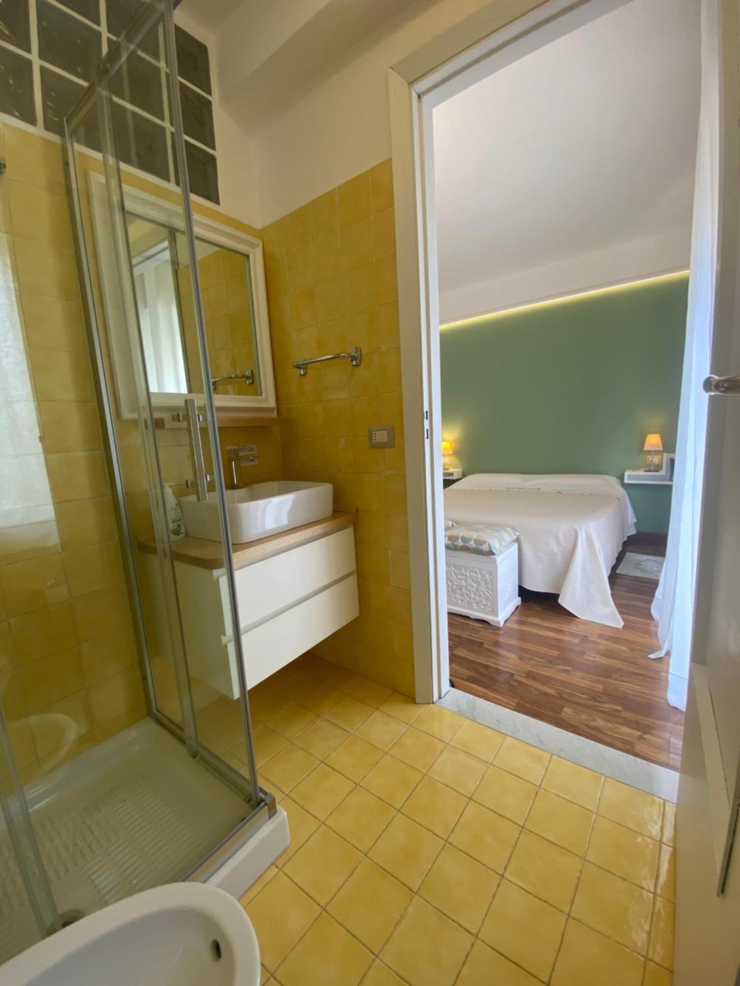 Mareluce Apartment Letojanni Bagian luar foto