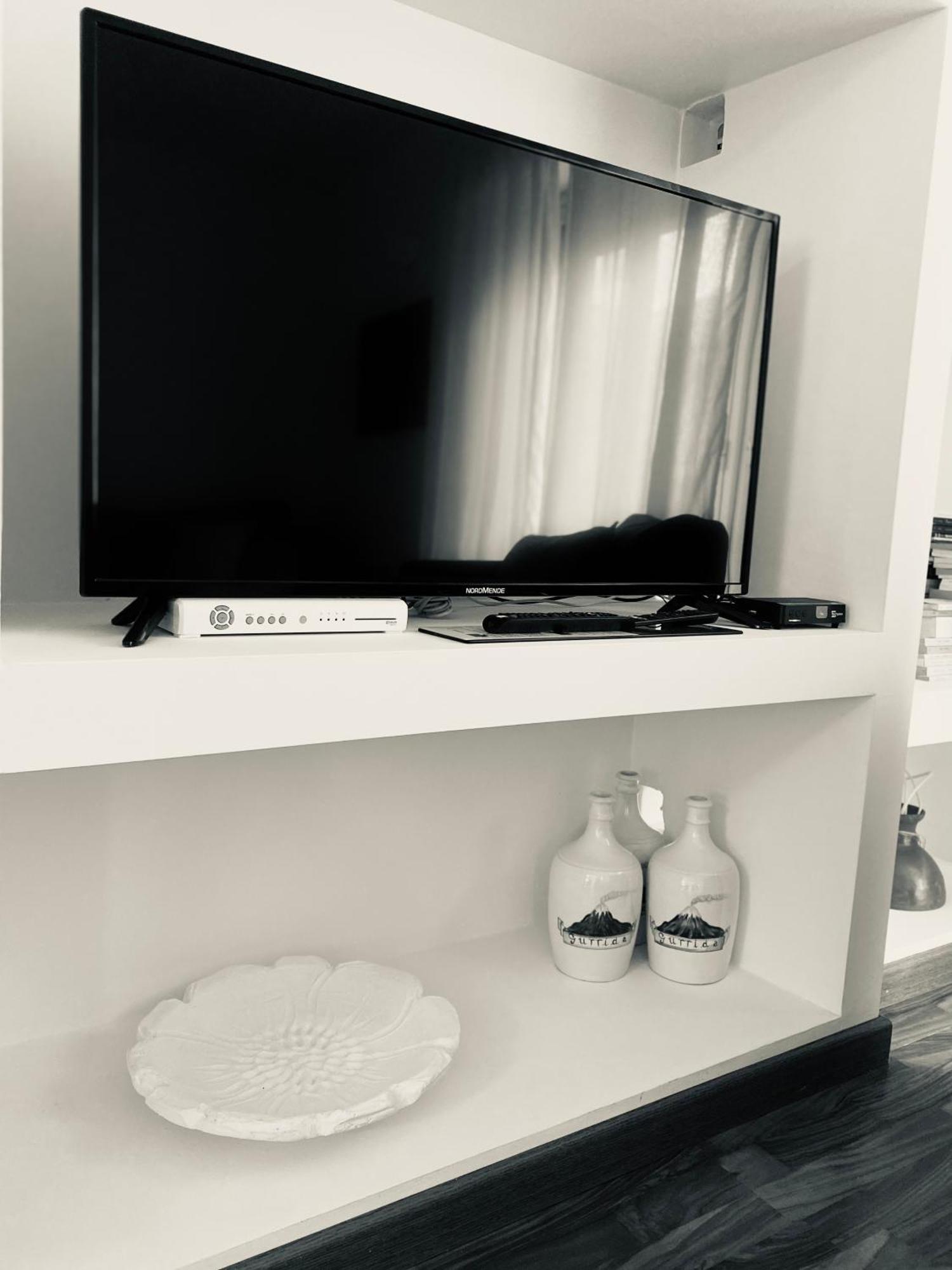 Mareluce Apartment Letojanni Bagian luar foto