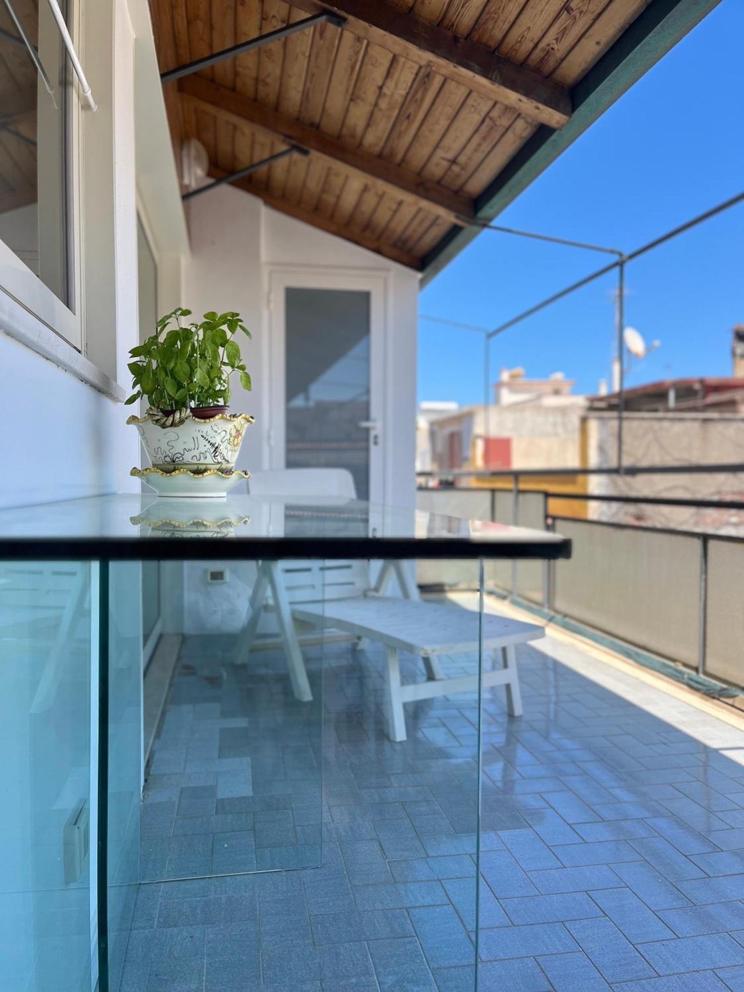 Mareluce Apartment Letojanni Bagian luar foto