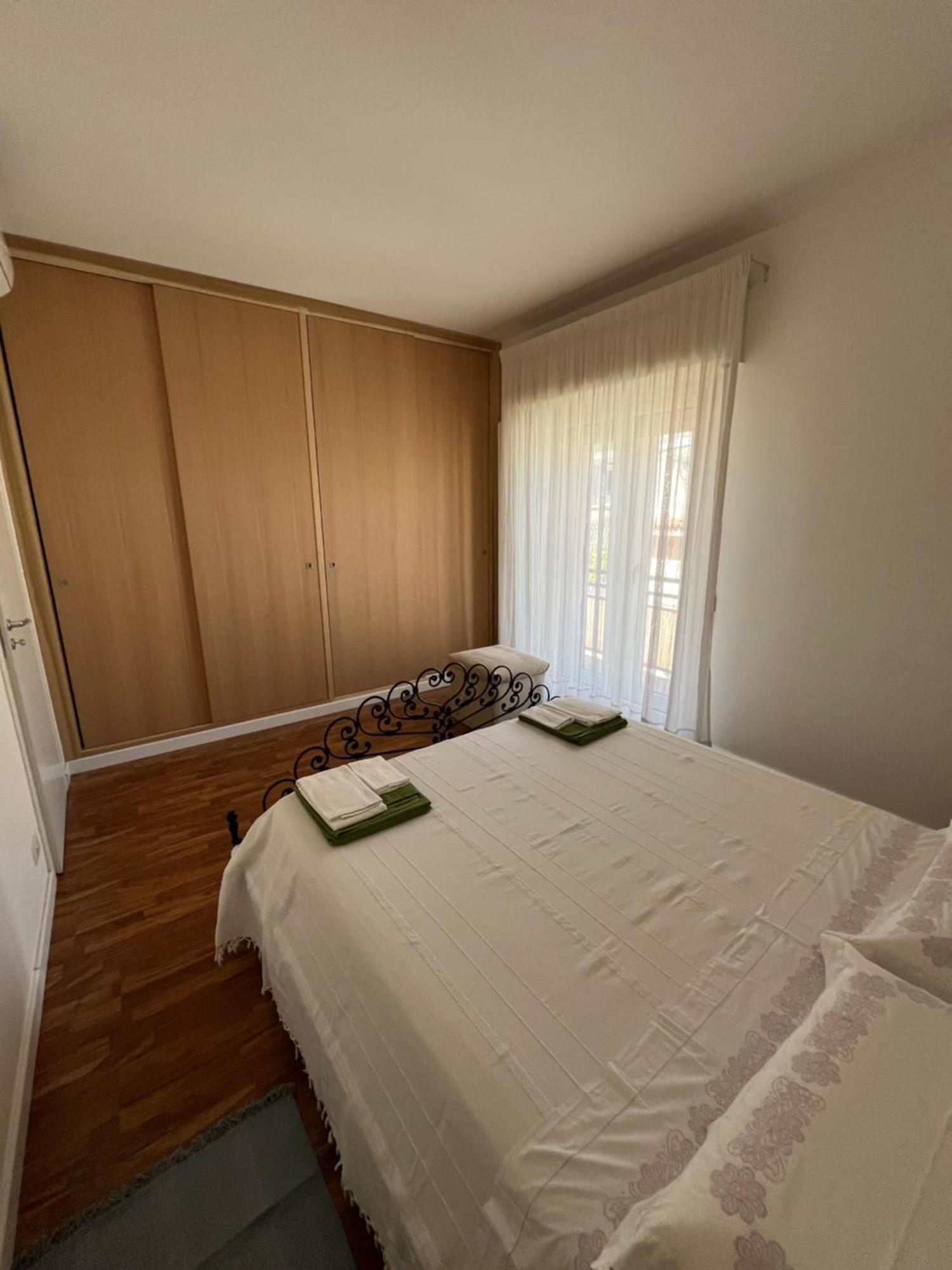 Mareluce Apartment Letojanni Bagian luar foto