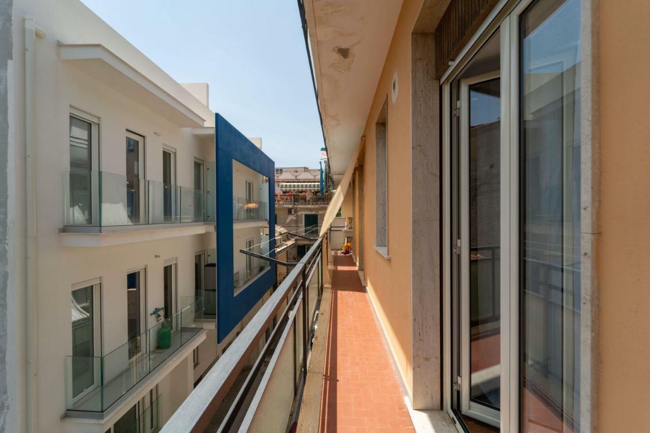 Mareluce Apartment Letojanni Bagian luar foto